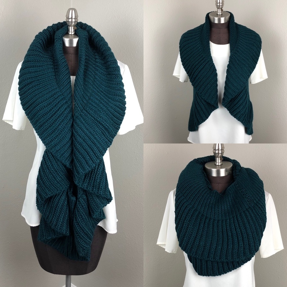 Green Chunky Knit Infinity Scarf Sweater Vest